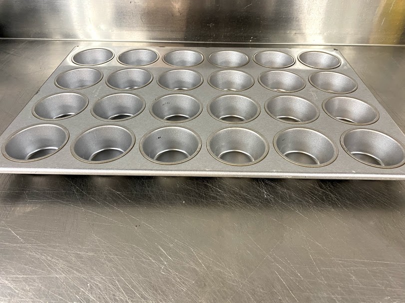 Chicago Metallic Cupcake/Muffin Pan, 24 Moulds - 6 per case