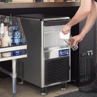 Avantco Ice UC-B-77-A 14 13/16" Air Cooled Undercounter Bullet Ice Machine - 96 lb. [OPEN BOX]